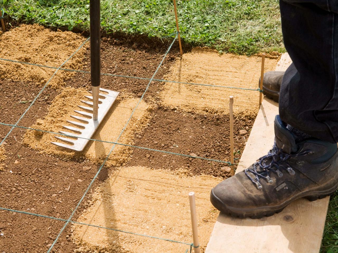 How to Lay a Checkerboard Patio Garden